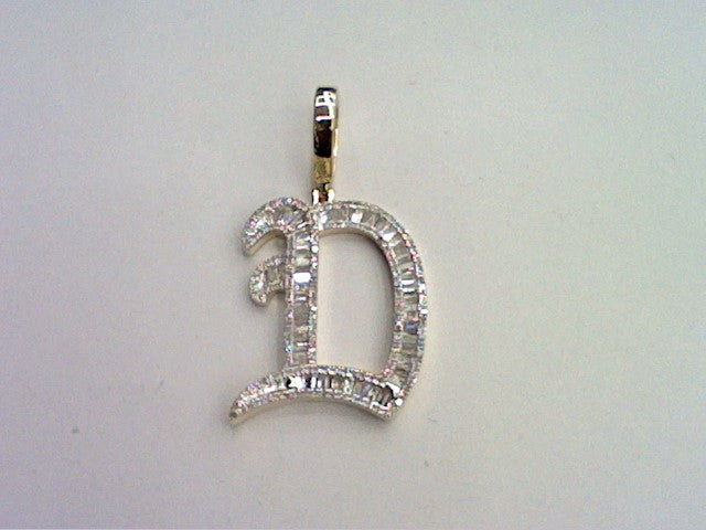 10KT 0.51- 0.80CT D-TATTOO INITIAL "D" BAGUETTES
