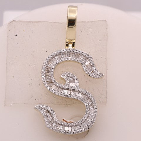 10KT 0.75 -0.81CT D-TATTOO INITIAL "S" BAGUETTES