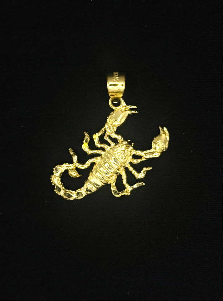 10K GOLD SCORPION SHAPE PENDANT