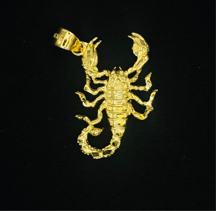 10K GOLD SCORPION SHAPE PENDANT