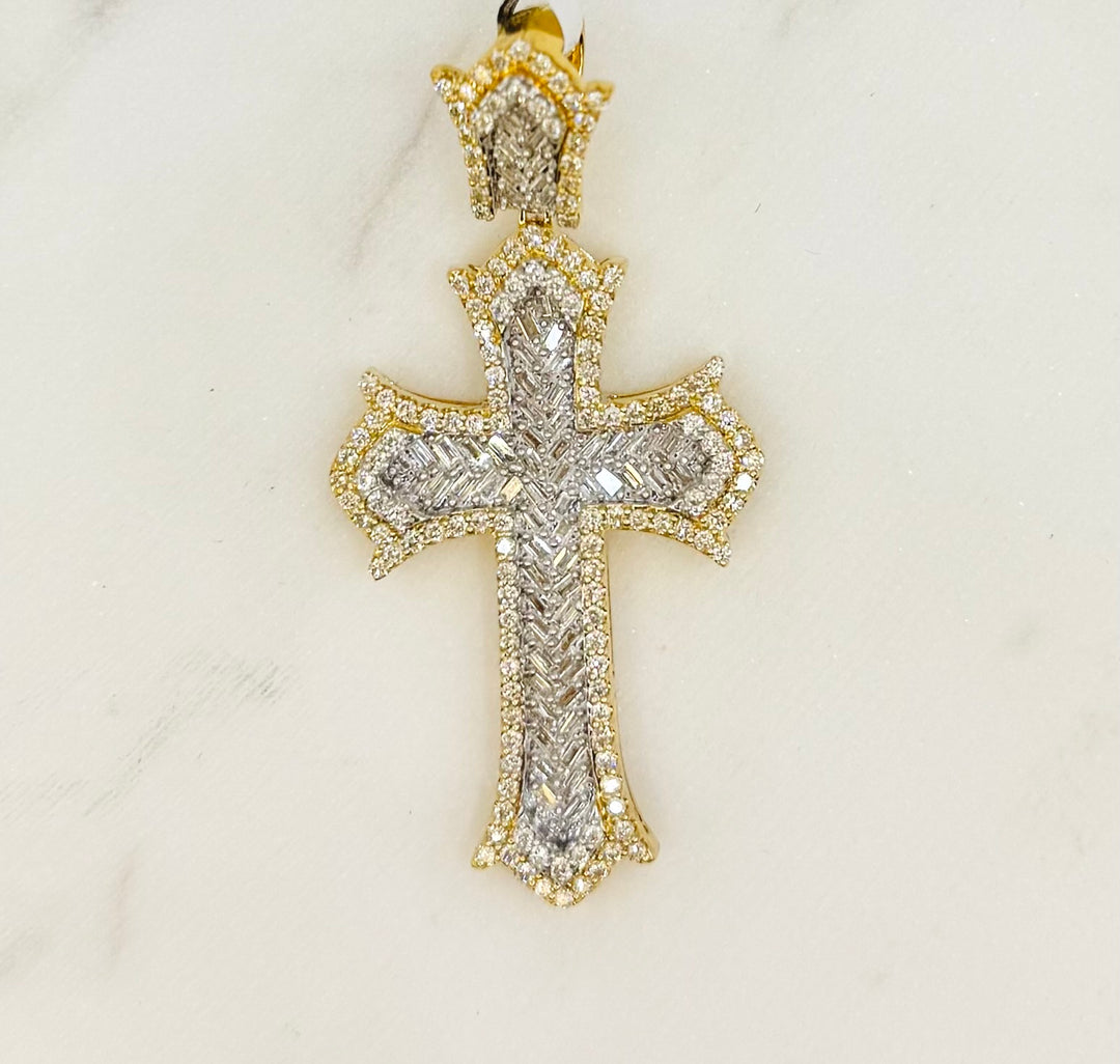 10K GOLD CROSS DIAMOND PENDANT