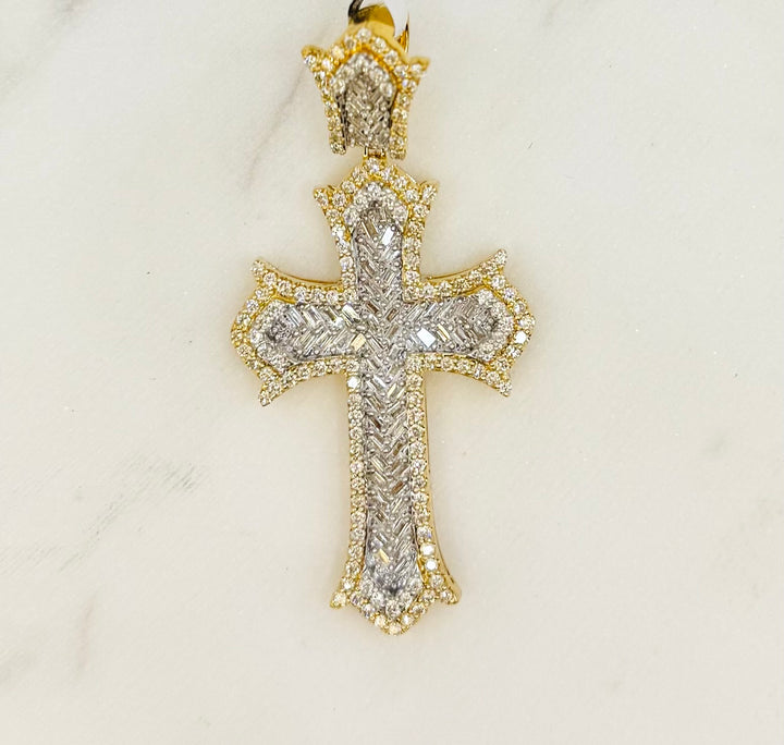 10K GOLD CROSS DIAMOND PENDANT