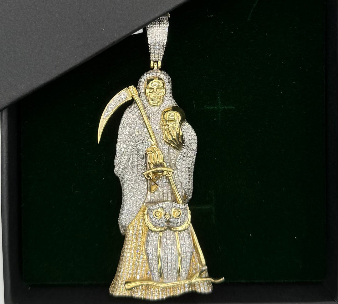 10K GOLD WITH DIAMONDS SANTA MUERTE PENDANT
