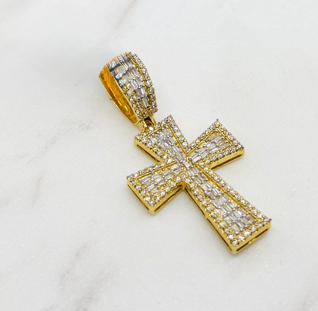 10K GOLD CROSS DIAMOND PENDANT