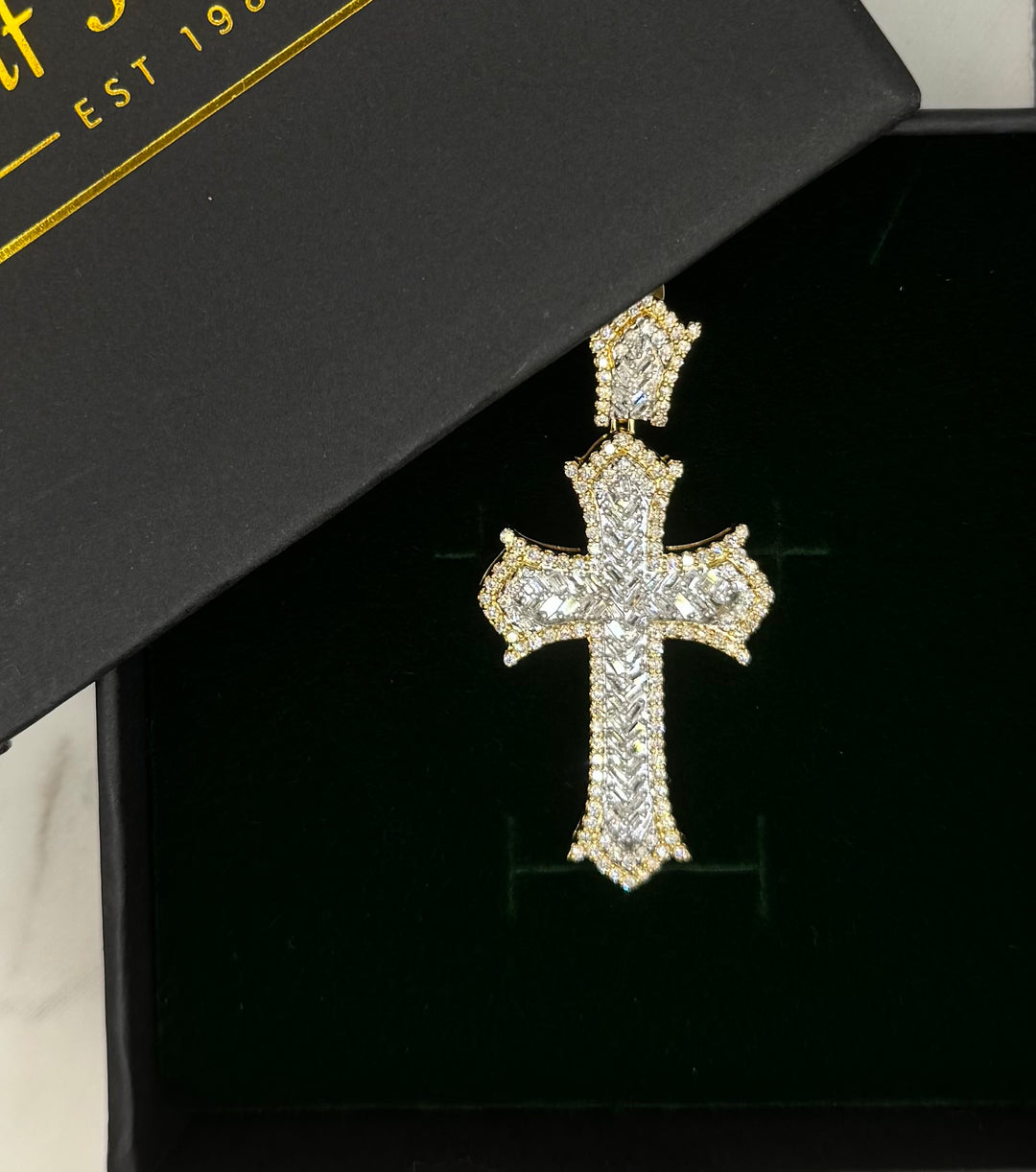 10K GOLD CROSS DIAMOND PENDANT