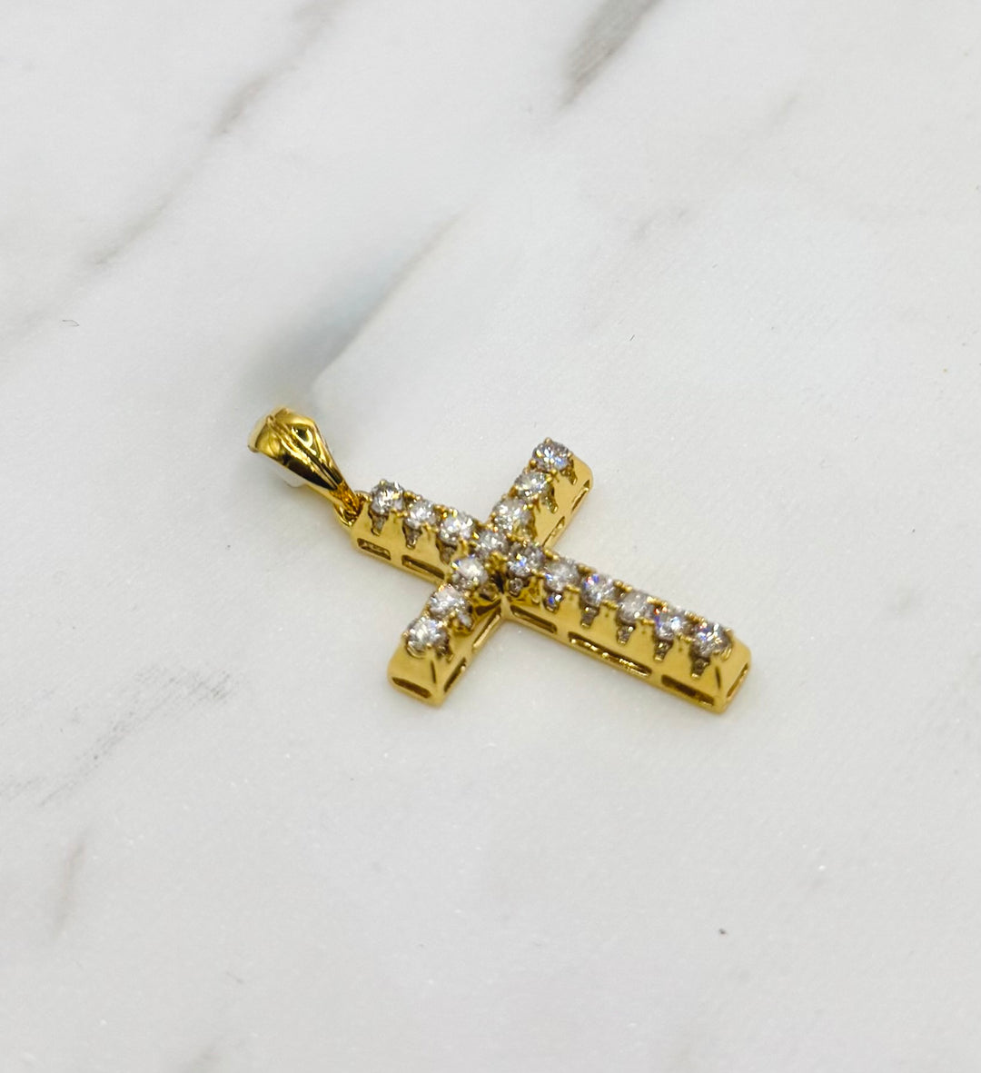 10K GOLD CROSS DIAMOND PENDANT