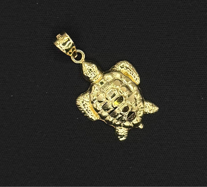 10K GOLD TURTLE SHAPE PENDANT