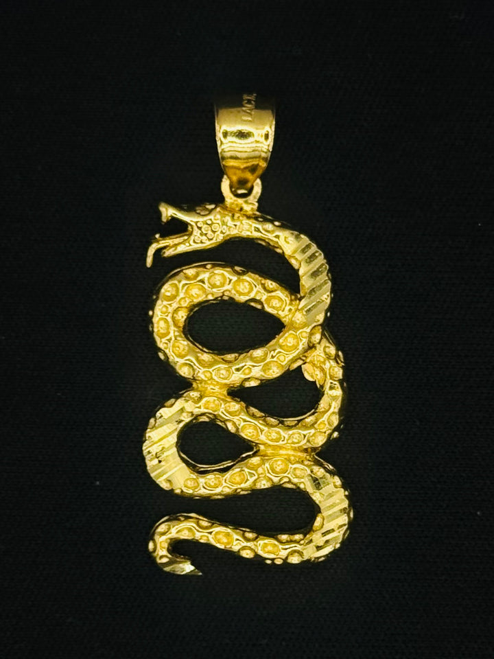 10K GOLD SNAKE SHAPE PENDANT