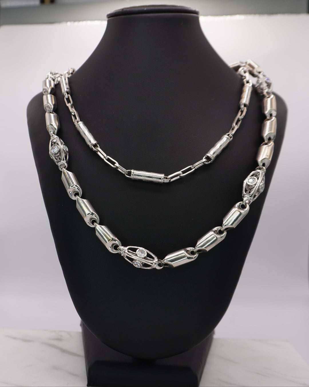10K WHITE GOLD BARREL LINK NECKLACE