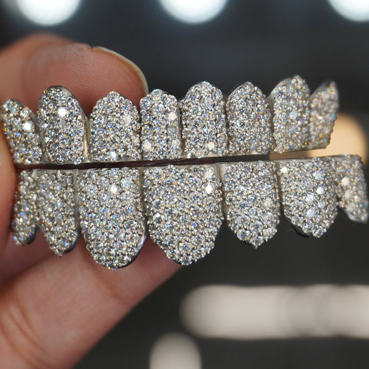 SALE SALE SILVER  MOISSANITE  STRAIGHT BLOCKY LOOK GRILLZ .