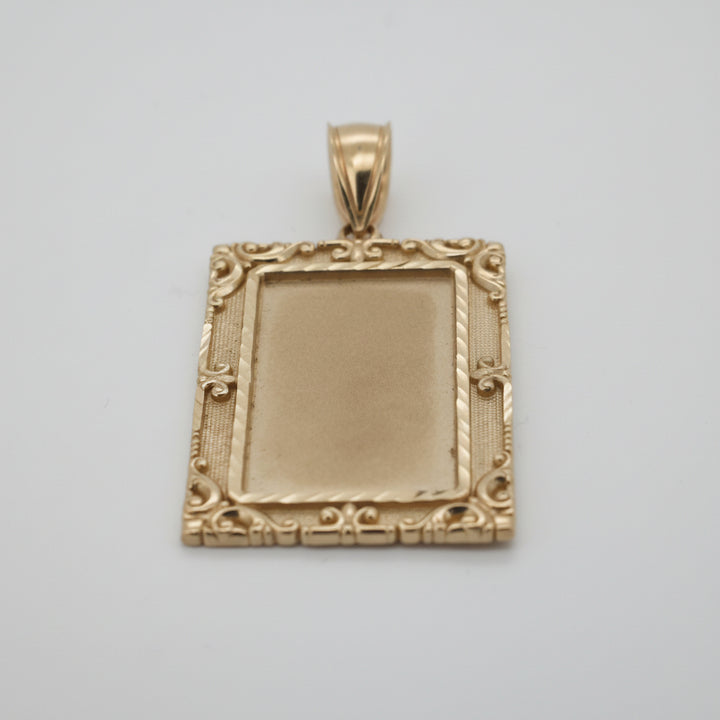 10K YELLOW RECTANGLE PICTURE  PENDANT