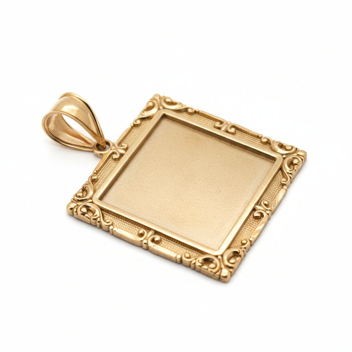 10K YELLOW GOLD SQUARE PICTURE PENDANT