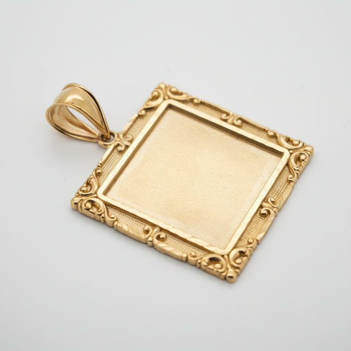 10K YELLOW GOLD SQUARE PICTURE PENDANT