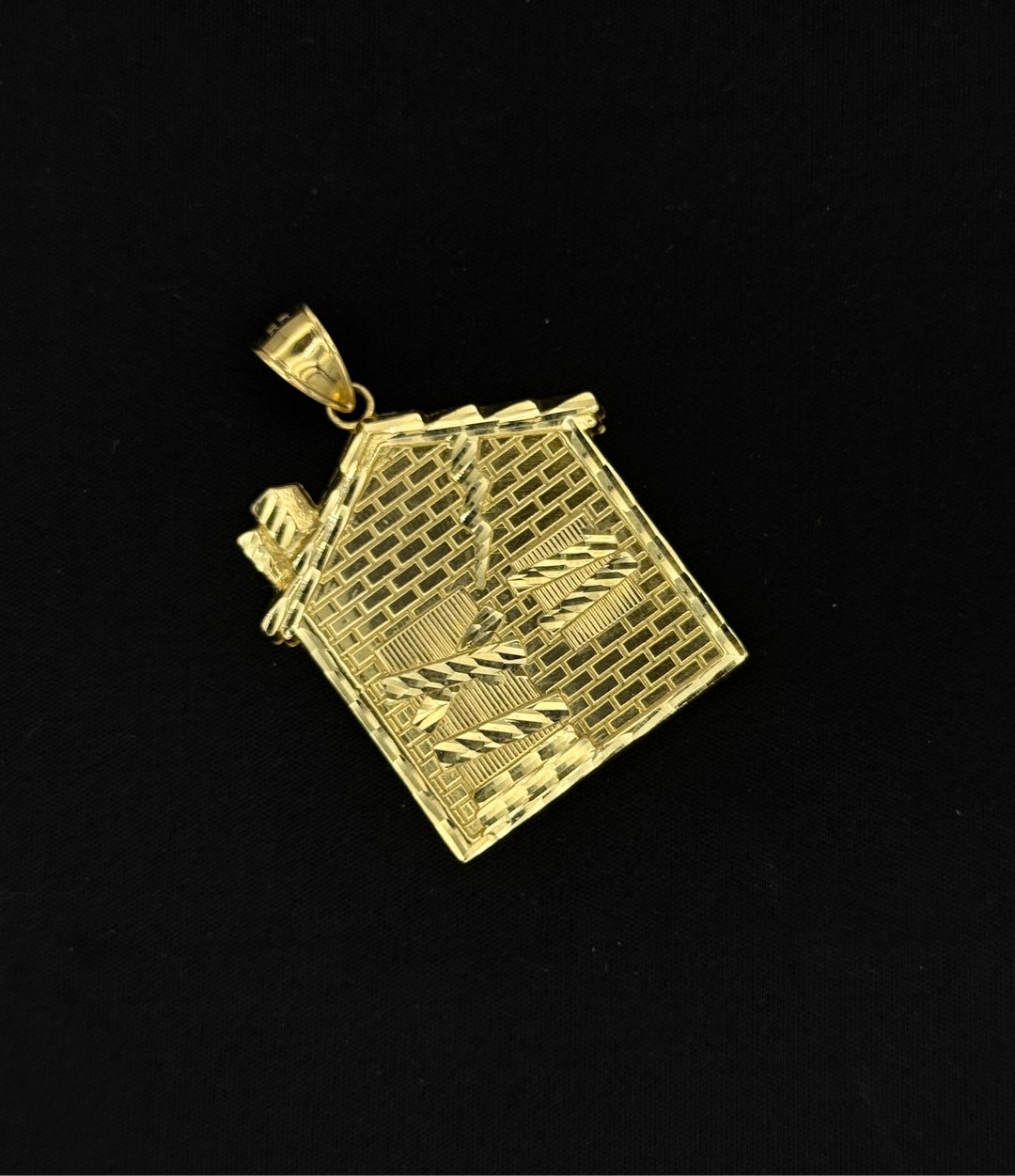 10K GOLD TRAP HOUSE PENDANT
