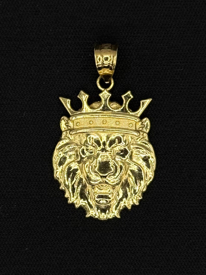 10K GOLD LION HEAD WITH CROWN PENDANT