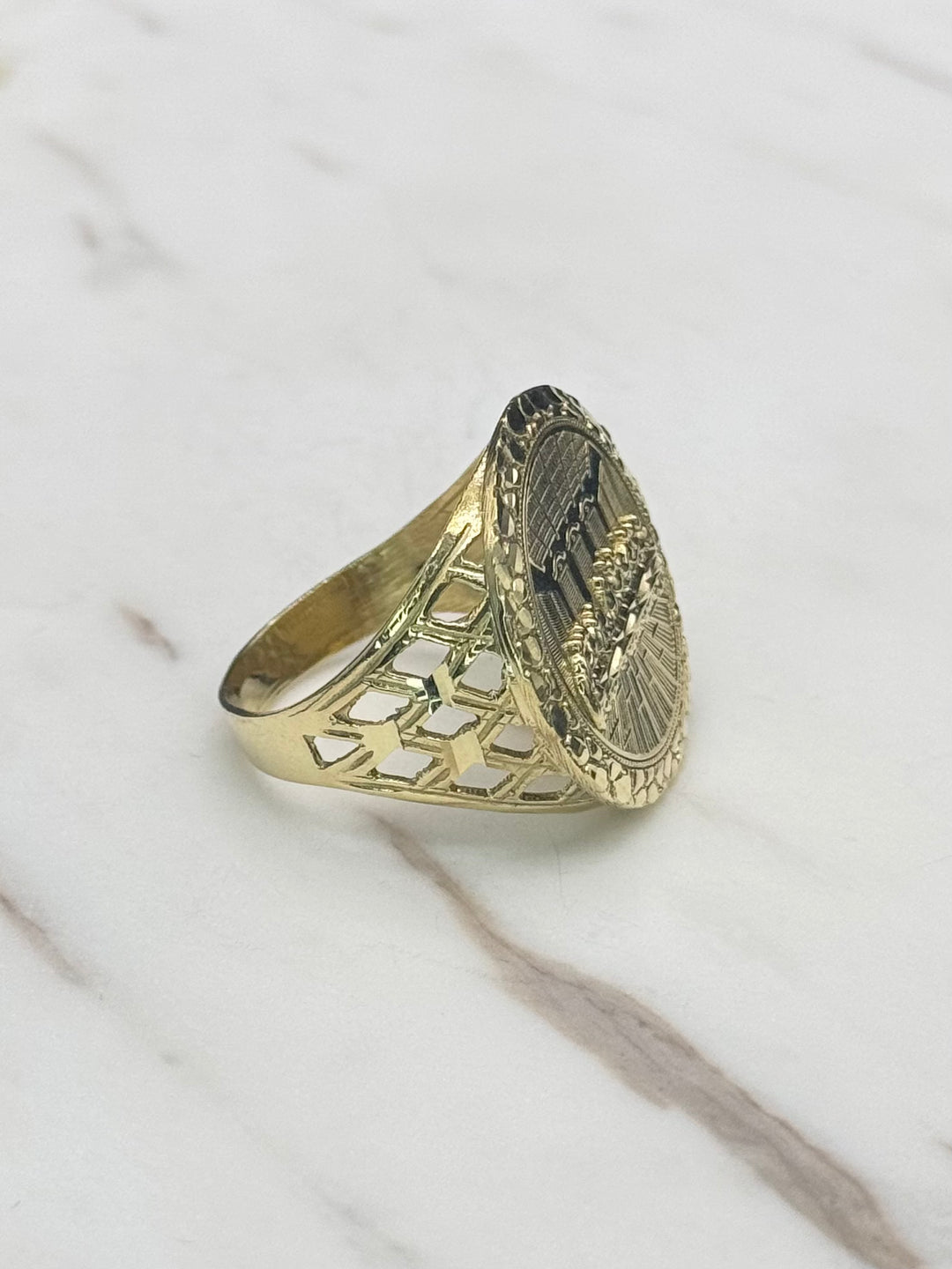 10K GOLD NUGGET CUT LAST SUPPER RING