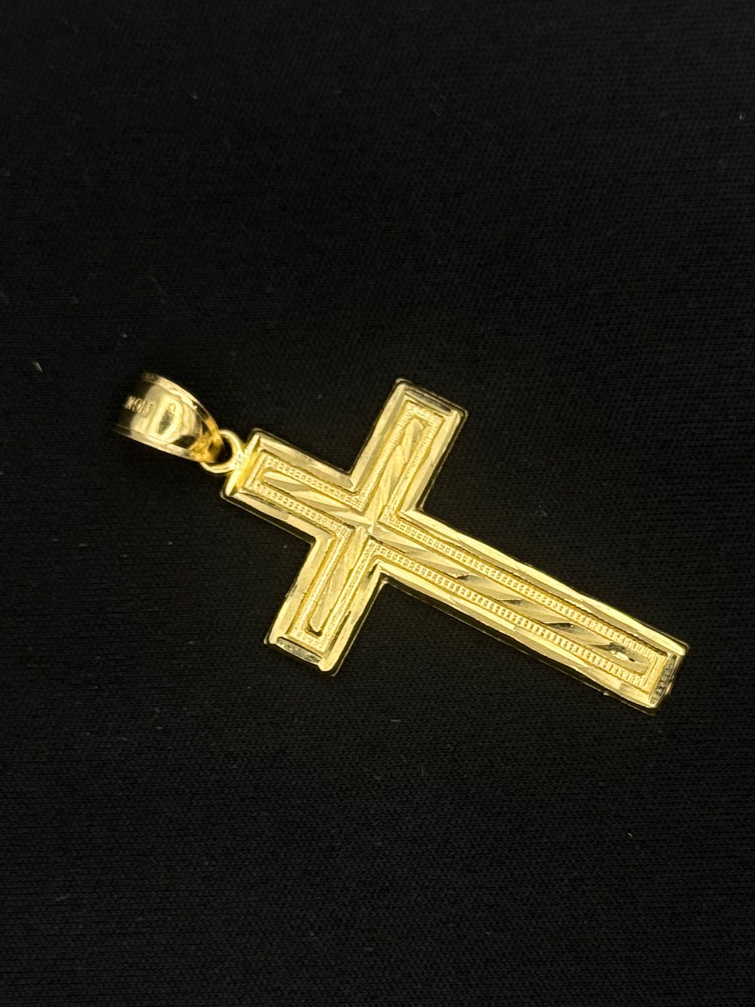 10K GOLD DIA CUT CROSS PENDANT