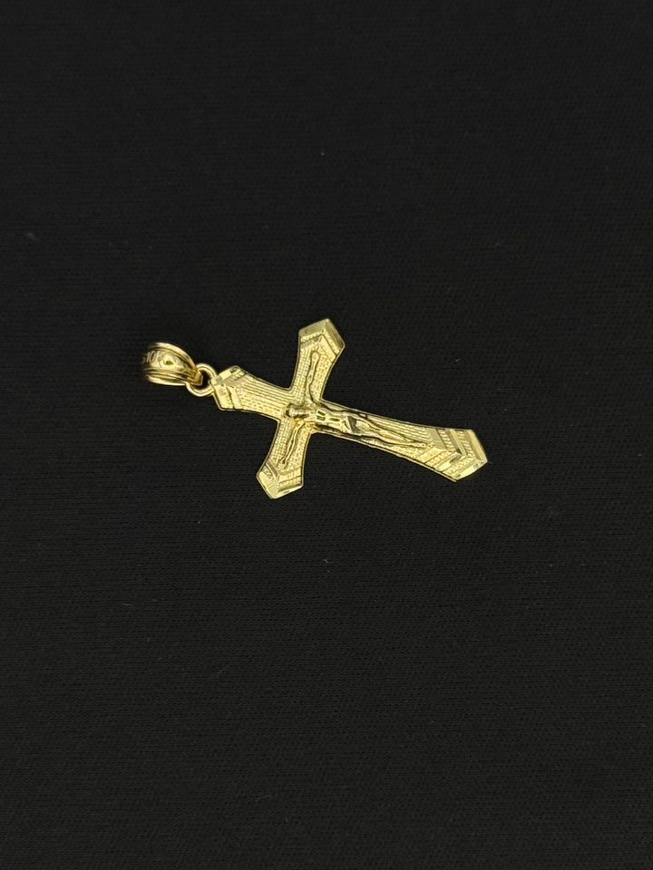 10K GOLD 3D FANCY CROSS PENDANT WITH JESUS ON IT