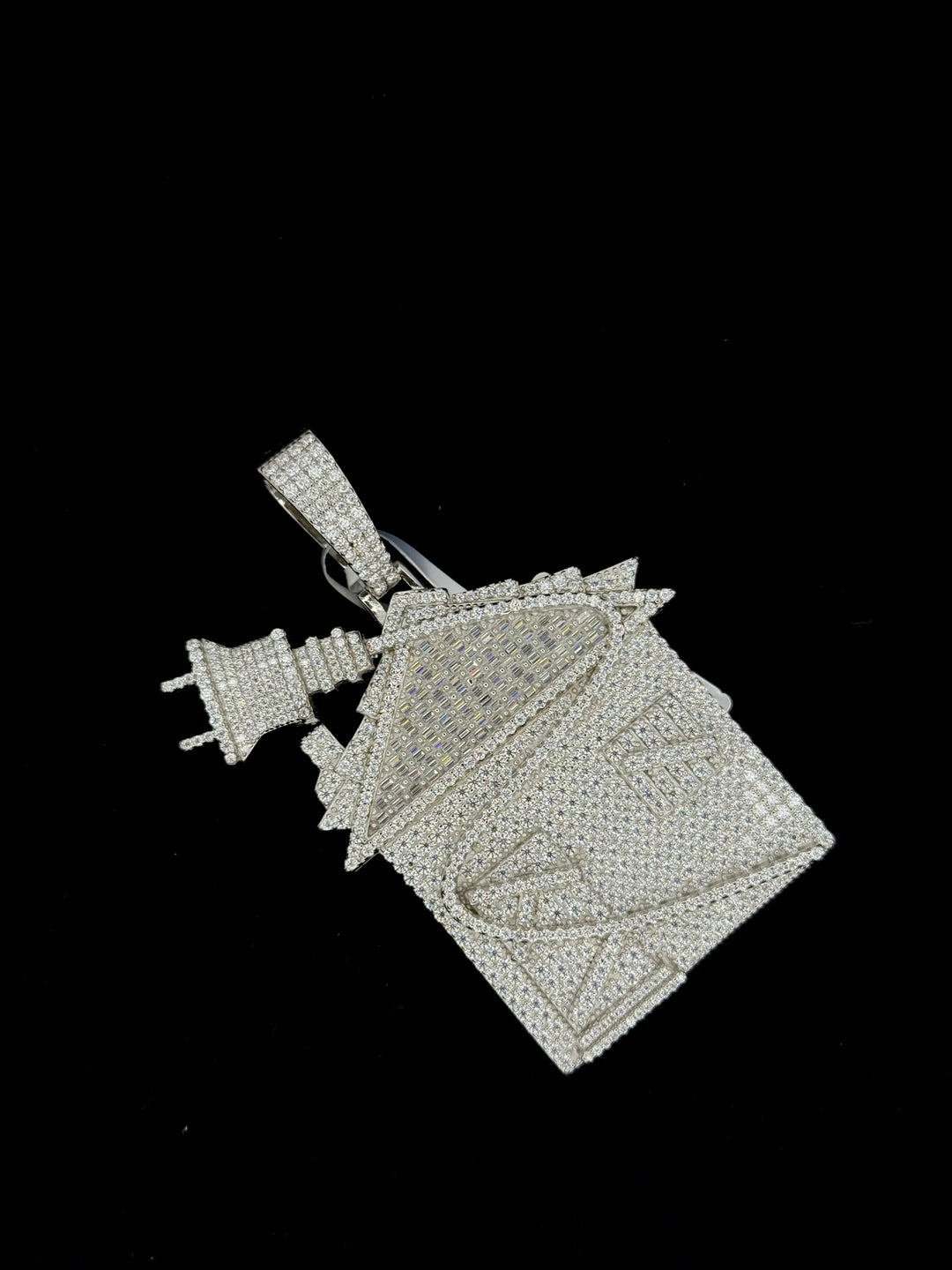 925 SILVER MOISSANITE PLUG TRAP HOUSE PENDANT