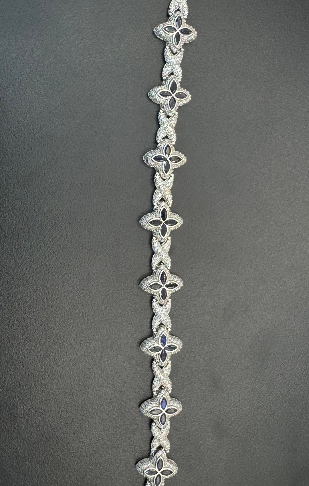 925 SILVER MOISSANITE SINGLE TONE BLUE CLOVER NECKLACE
