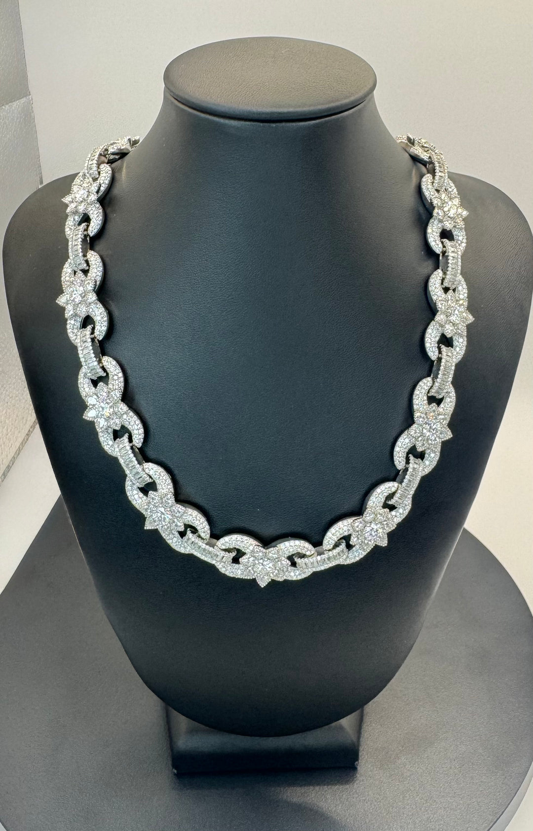 925 SILVER MOISSANITE INFINITY FLOWER NECKLACE