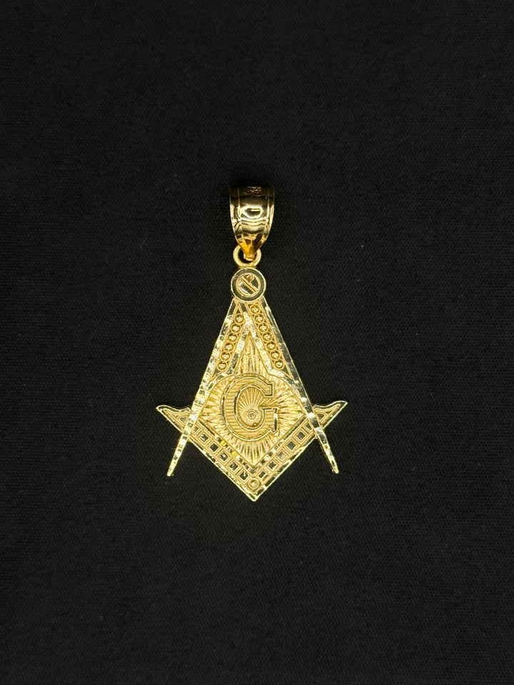 10K GOLD FREE MASON PENDANT