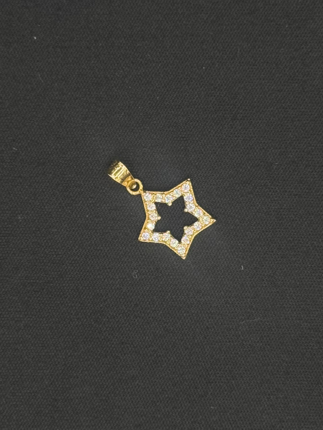 10K GOLD STAR CZ PENDANT