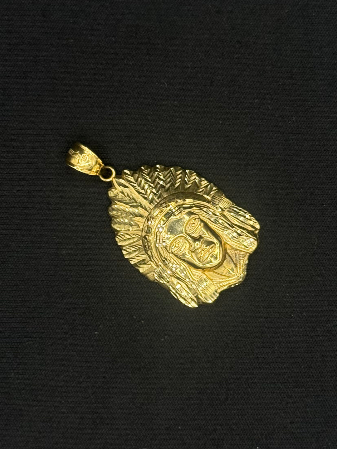 10K GOLD CHIEF HEAD PENDANT