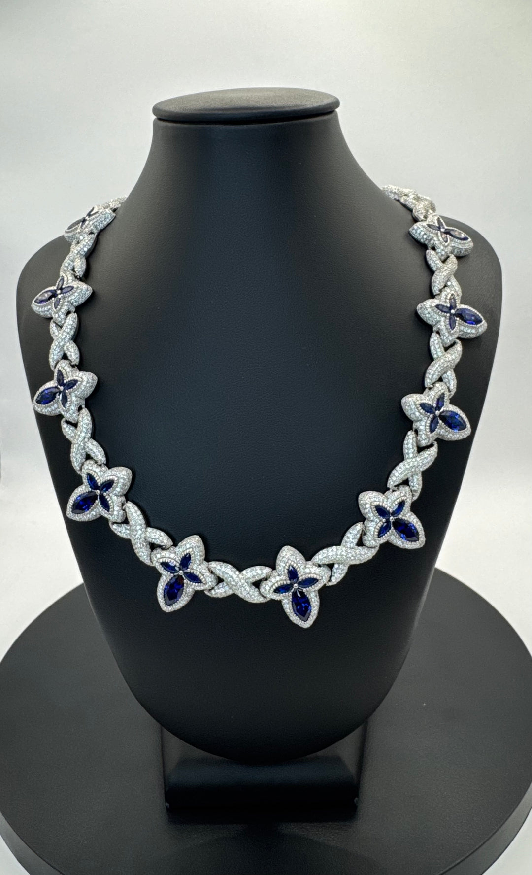 925 SILVER MOISSANITE BLUE CLOVER NECKLACE