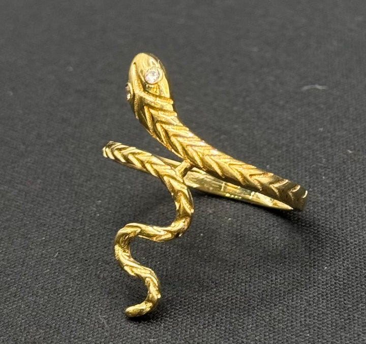 10K GOLD SNAKE WITH DIA CUT RING