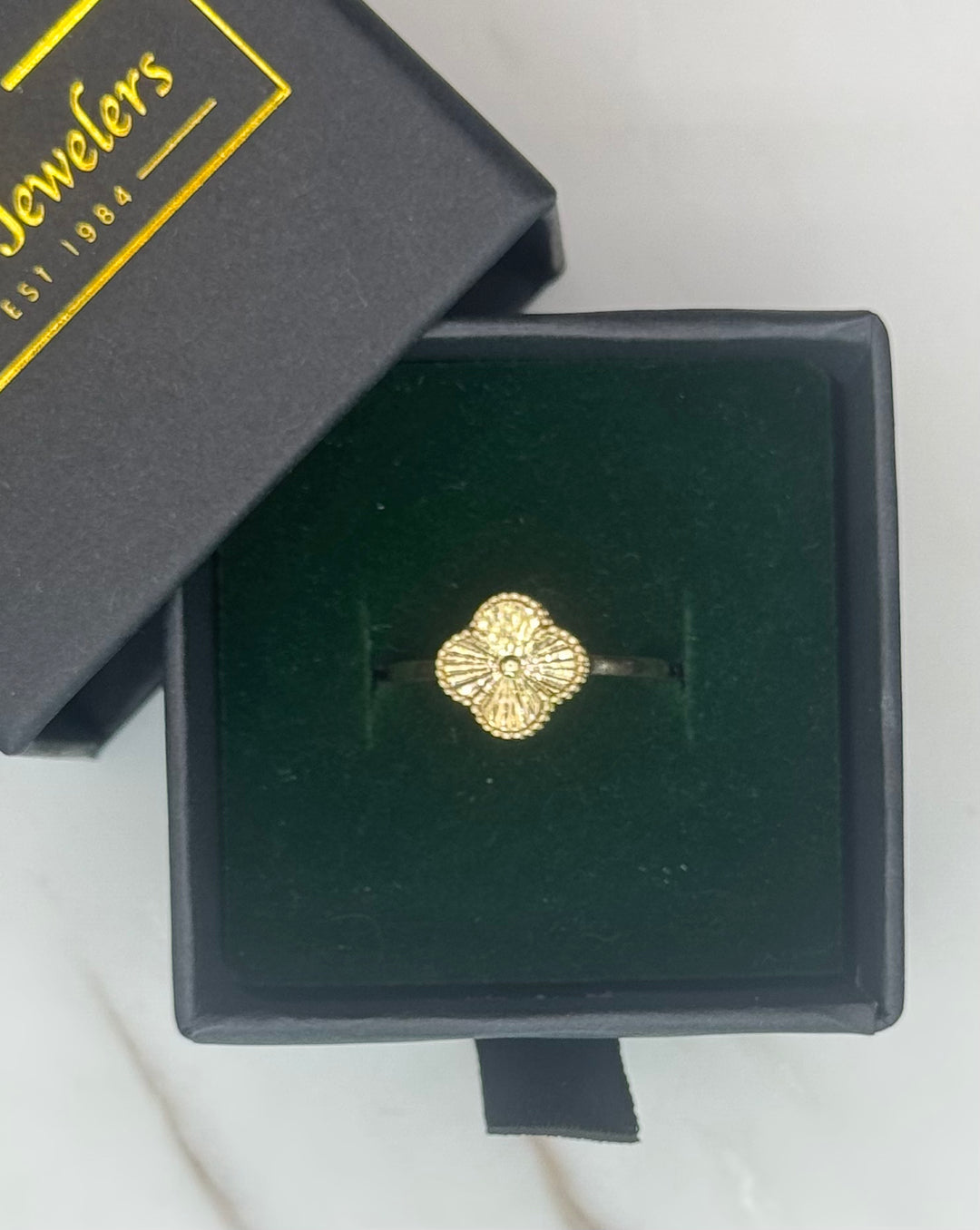 10K GOLD CLOVER RING