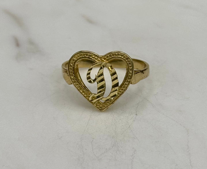 10K GOLD HEART SHAPE DIA CUT D INITIAL RING