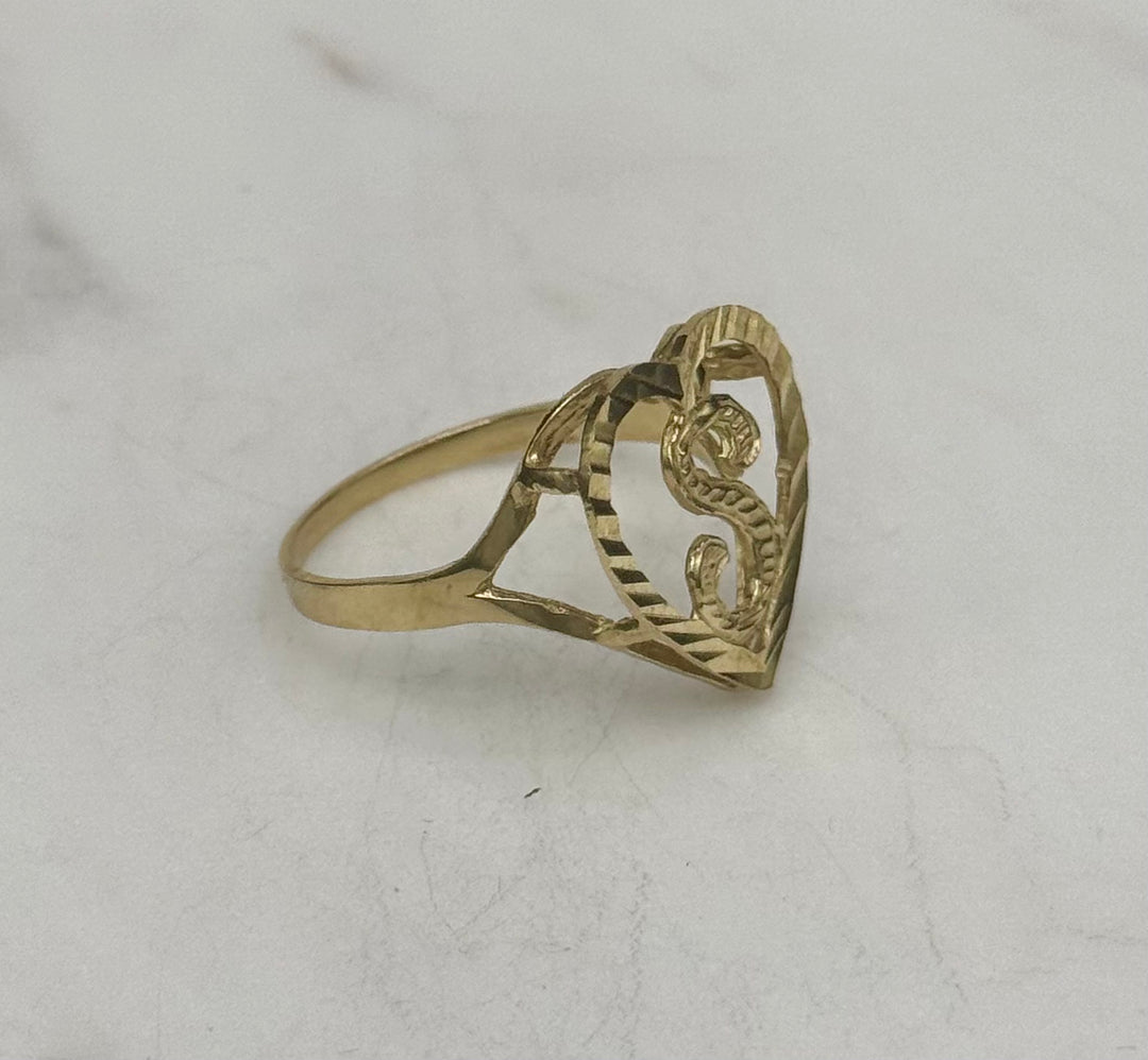 10K GOLD DIA CUT HEART SHAPE S INITIAL RING