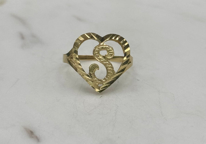 10K GOLD DIA CUT HEART SHAPE S INITIAL RING