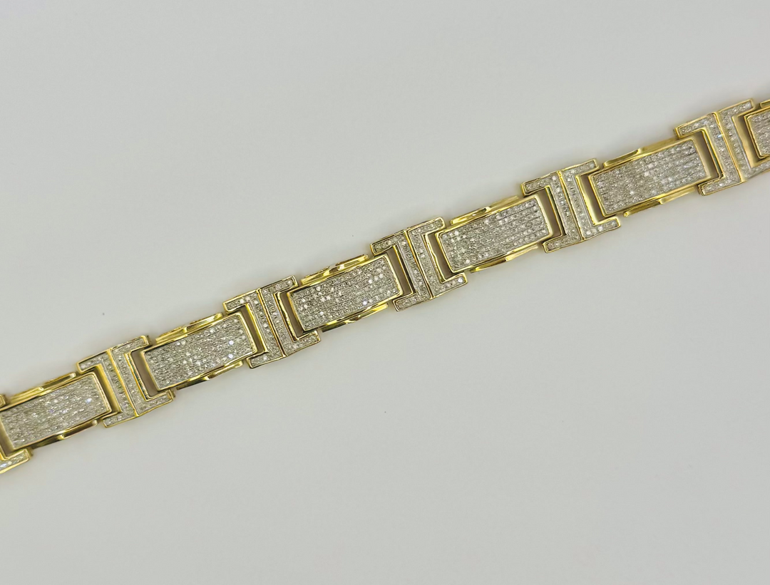 10K GOLD WITH DIAMONDS STUDDED LINK BRACELET