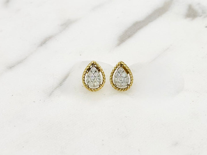 10K GOLD DIAMOND PEAR DESIGN STUDS