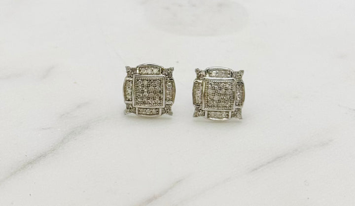 10K GOLD DIAMOND ROUND STUDS