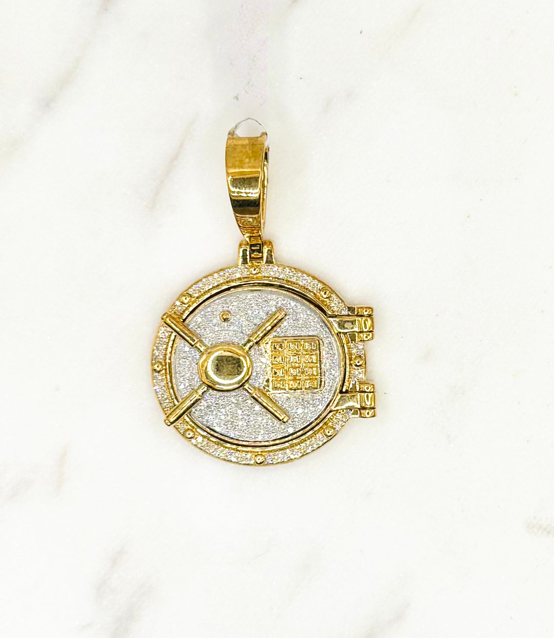 10K GOLD SAFE LOCK PICTURE DIAMOND PENDANT