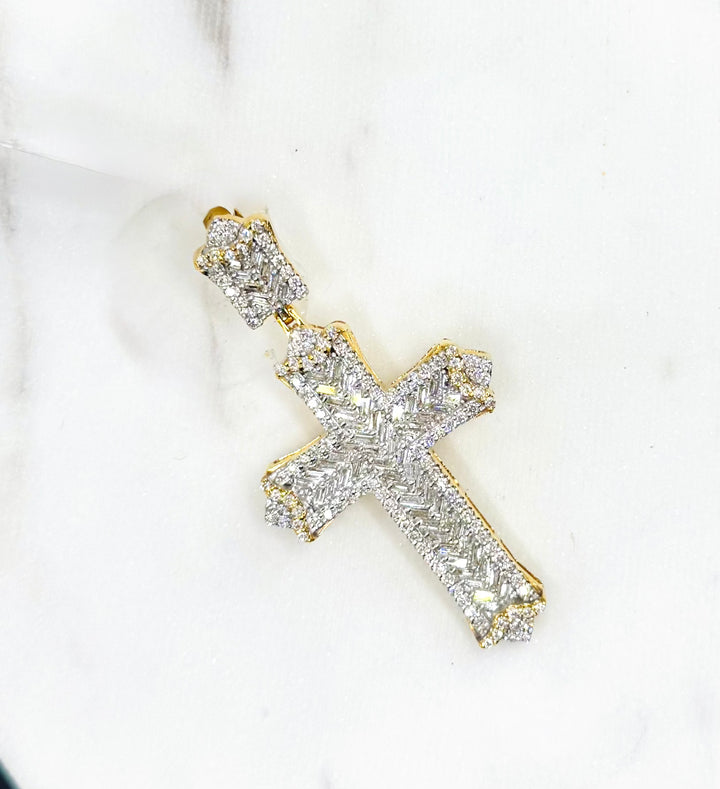 10K GOLD CROSS DIAMOND PENDANT