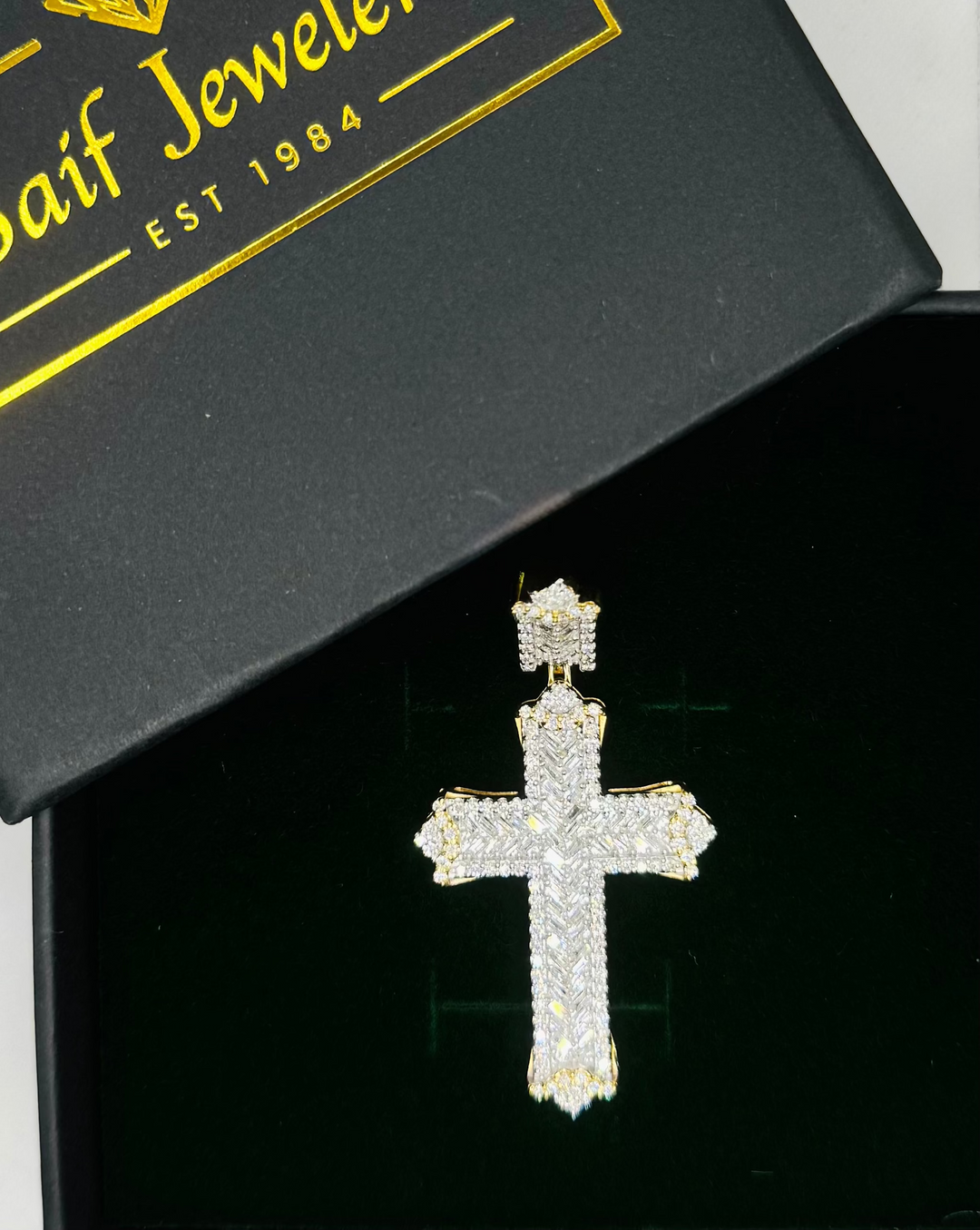 10K GOLD CROSS DIAMOND PENDANT