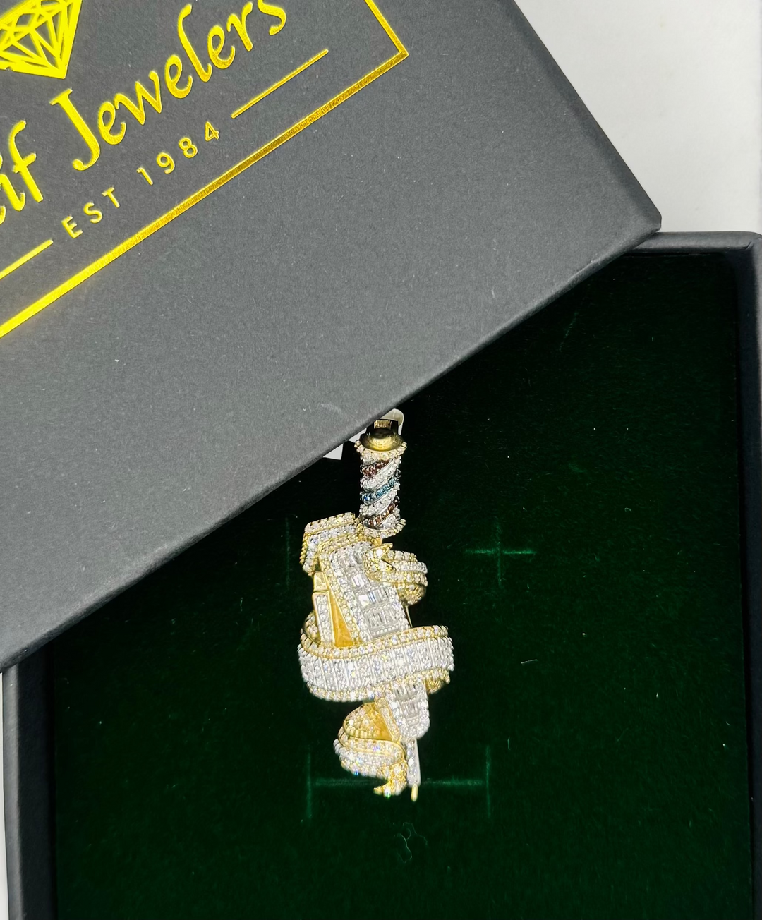 10K GOLD BARBER CLIPPER WRAPPED RIBBON DESIGN WITH BARBER POLL DIAMOND PENDANT