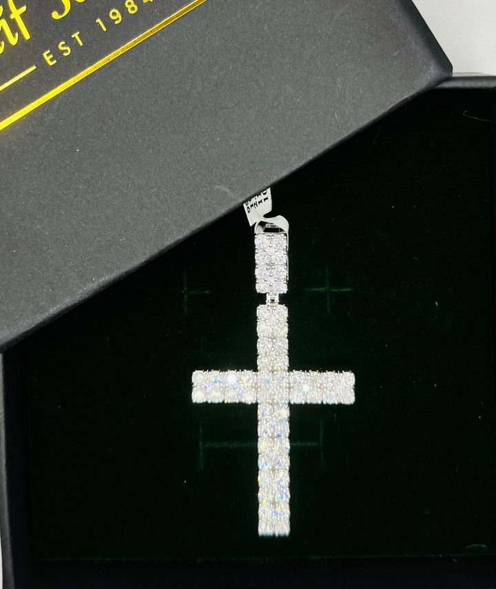 10K GOLD CROSS DIAMOND PENDANT