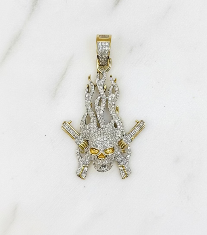 10K GOLD SKULL WITH FIRE DIAMOND PENDANT