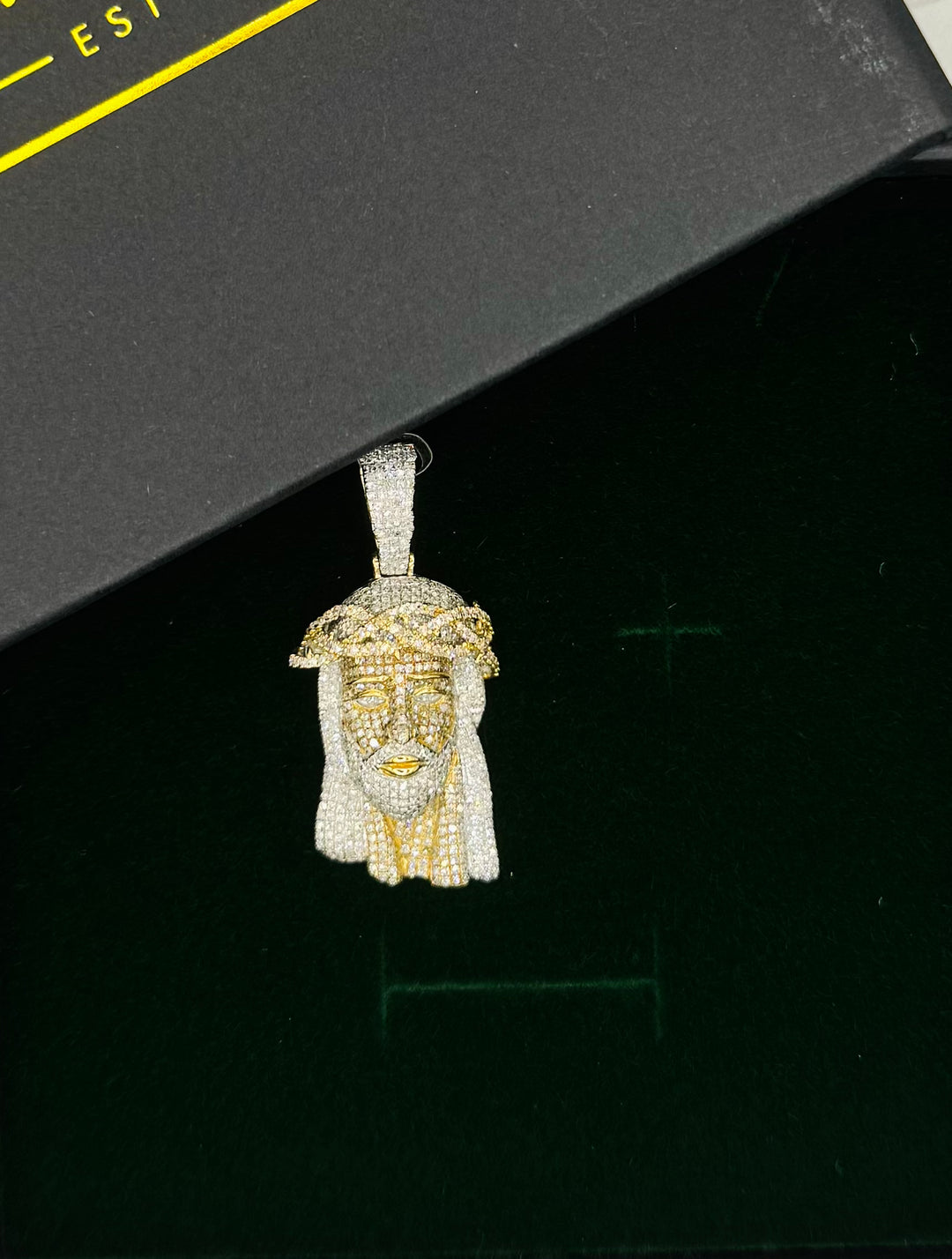 10K GOLD JESUS DIAMOND PENDANT