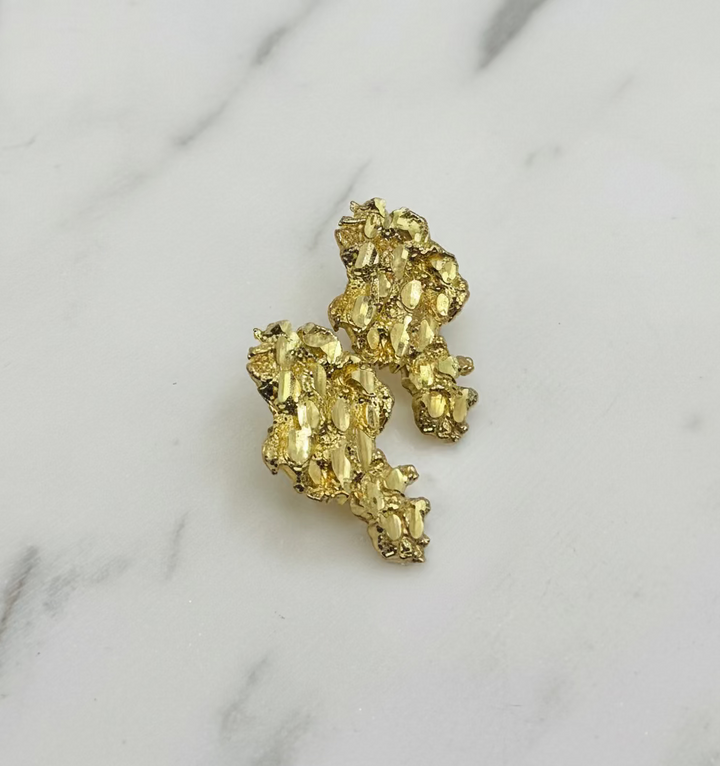 10K GOLD NUGGET EARRING