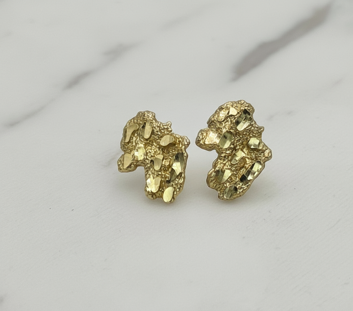 10K GOLD NUGGET EARRING