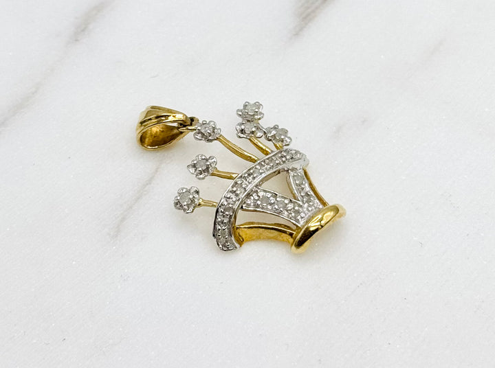 10K GOLD DIAMOND CROWN PENDANT
