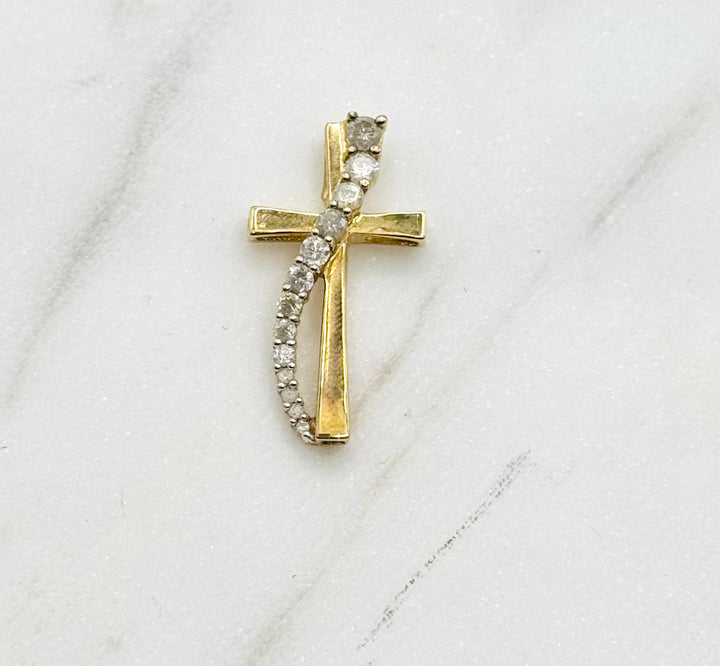 10K GOLD DIAMOND CROSS PENDANT