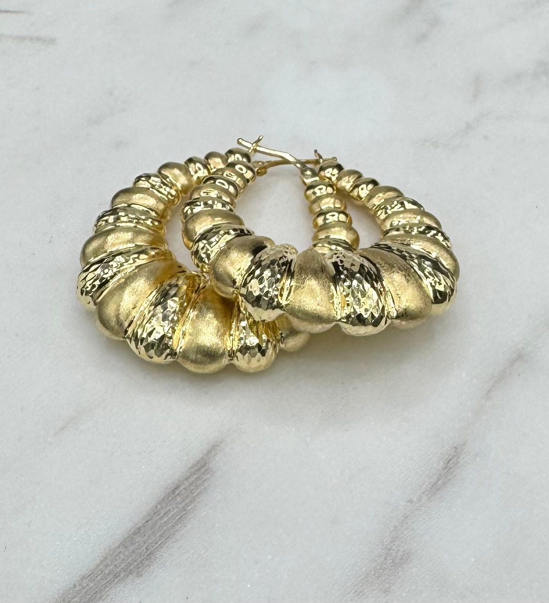 10K GOLD DIAMOND CUT SHRIMP EARRINGS 4.8 GRAMS