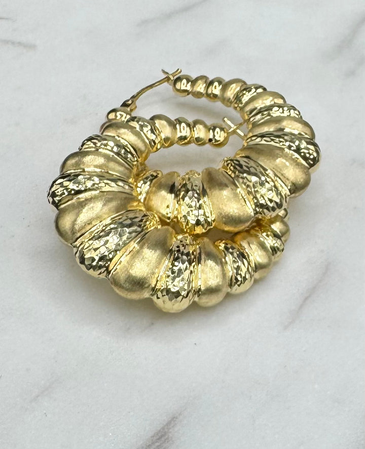 10K GOLD DIAMOND CUT SHRIMP EARRINGS 4.8 GRAMS